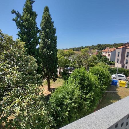 Modern Apartment Ana Ровінь Екстер'єр фото