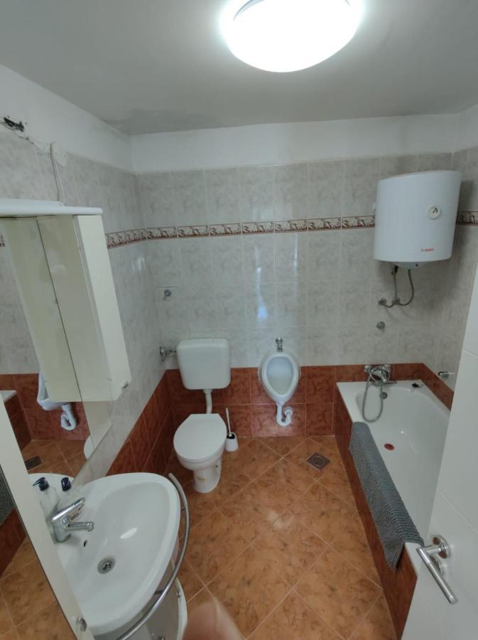 Modern Apartment Ana Ровінь Екстер'єр фото
